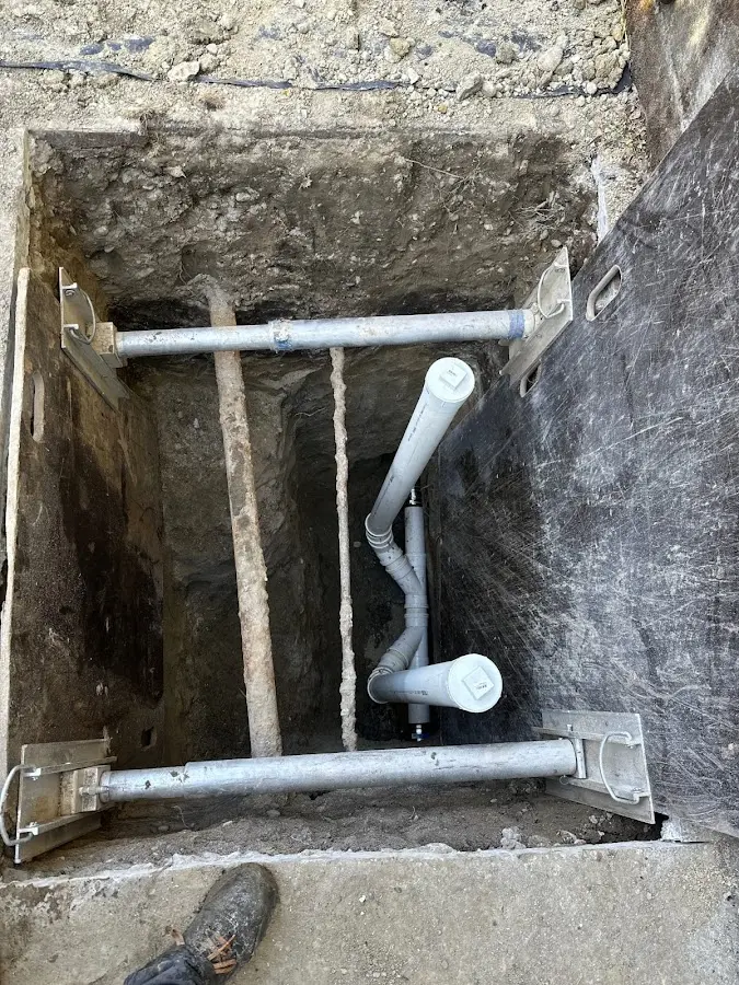 Experienced plumber completing Drain Cleaning work in North Plainfield
